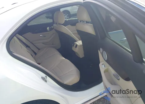 2021 Mercedes-Benz C 300 4Matic z USA, uszkodzony, nr VIN W1KWF8EB6MR644756